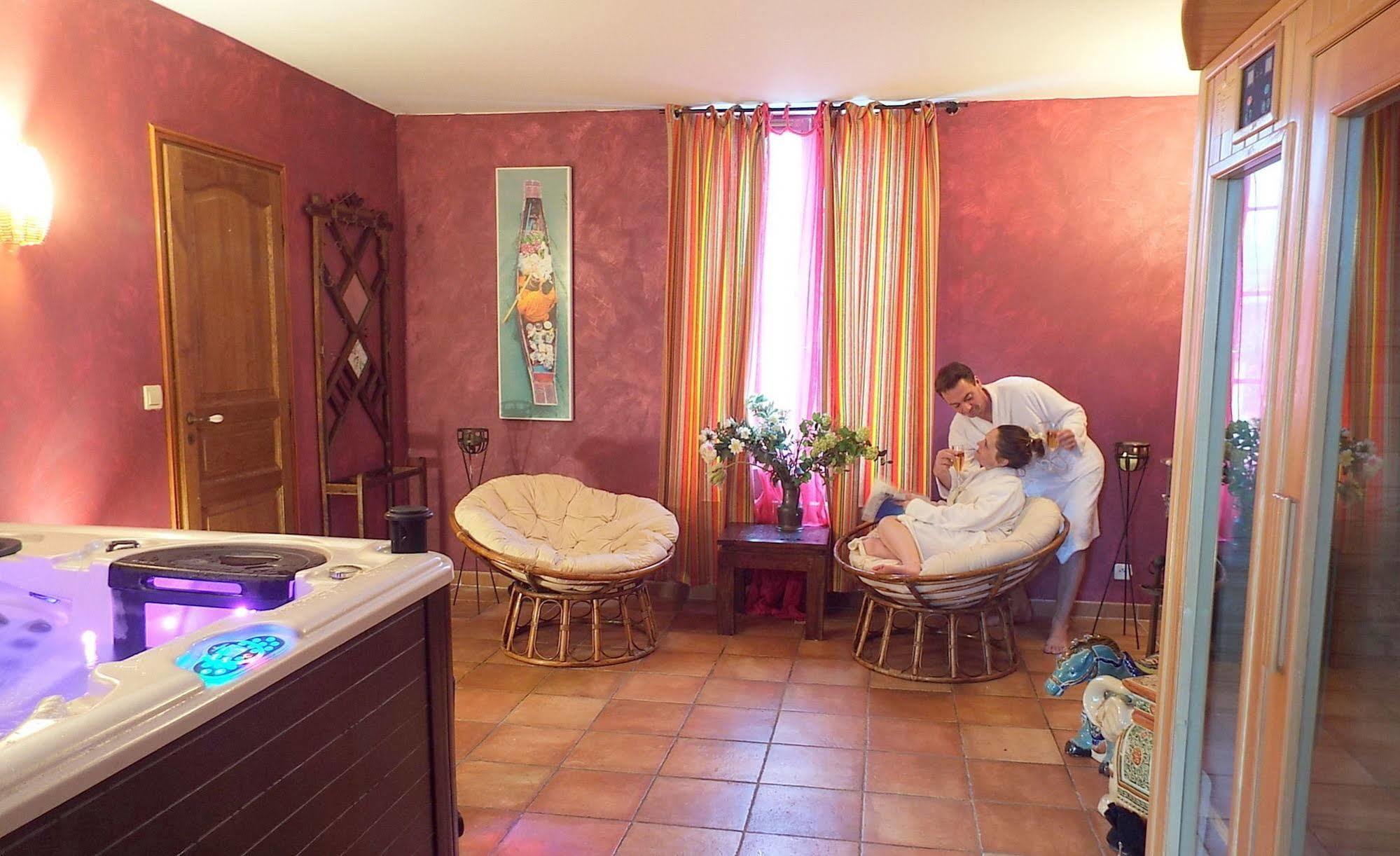 Les Roses De Montherlant Kültér fotó